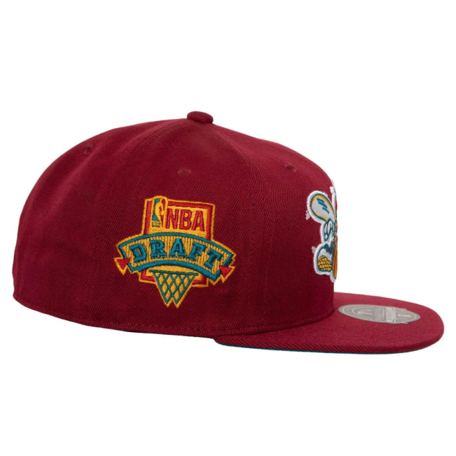 CHARLOTTE HORNETS HWC NORTHERN LIGHTS FITTED HAT